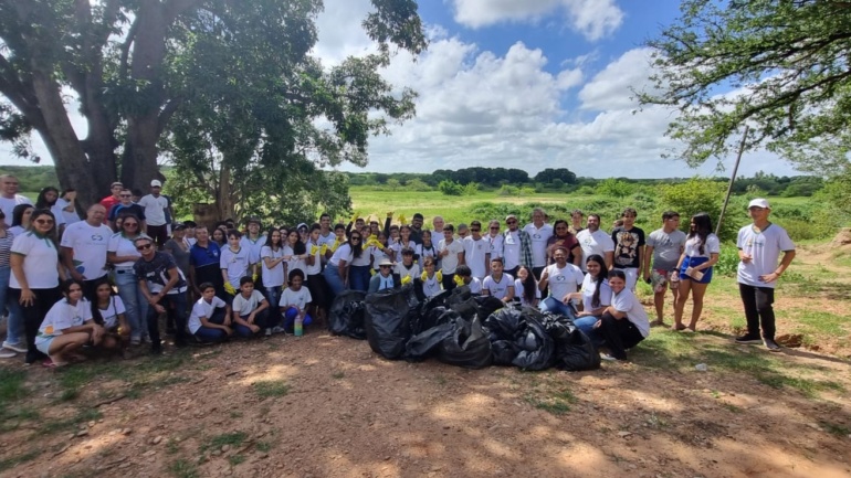Projeto Vale Sustentável mobiliza 187 pessoas na limpeza do Rio Piranhas-Açu, em Carnaubais